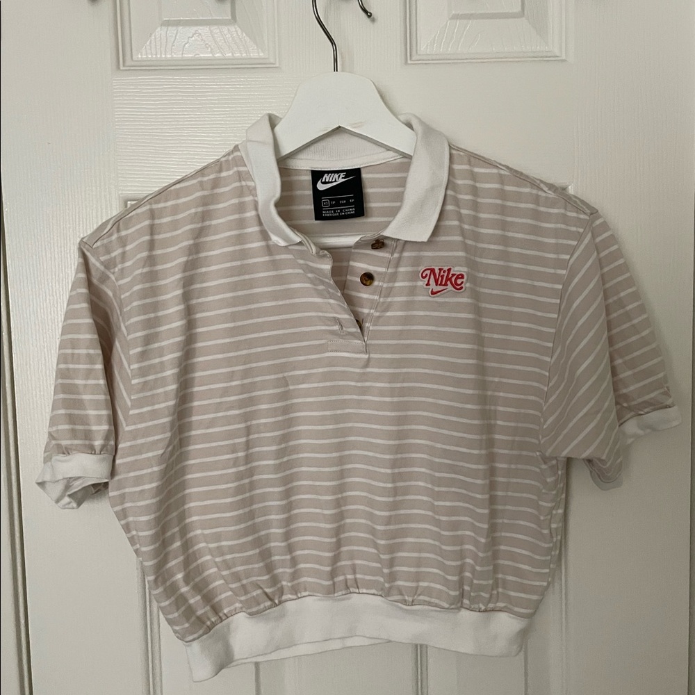 Retro Nike Cropped Tee